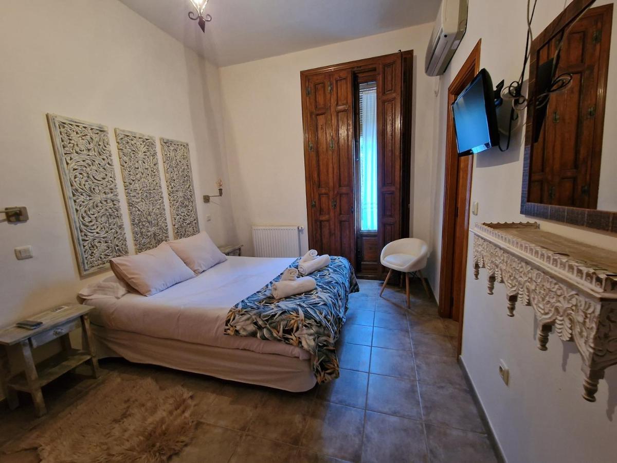 Hostal La Colonial Мадригаль-де-ла-Вера Экстерьер фото