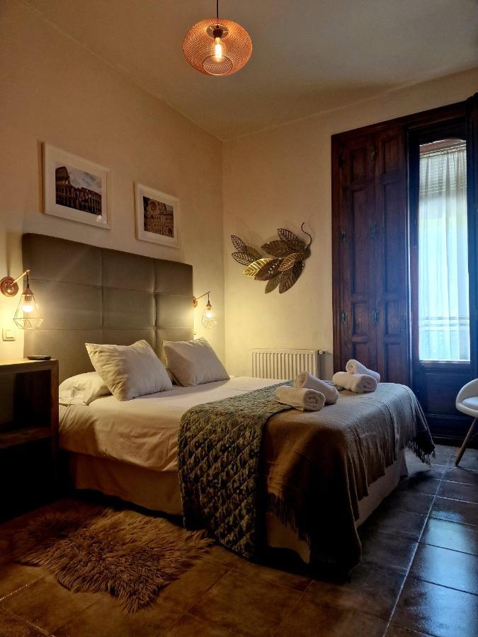 Hostal La Colonial Мадригаль-де-ла-Вера Номер фото